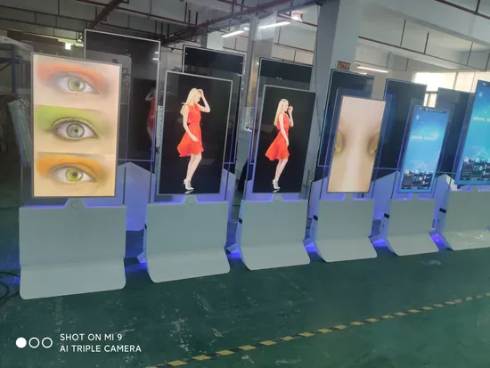 La publicidad transparente defiende la exhibición echada a un lado doble de la ventana del LCD de la tienda del alto brillo